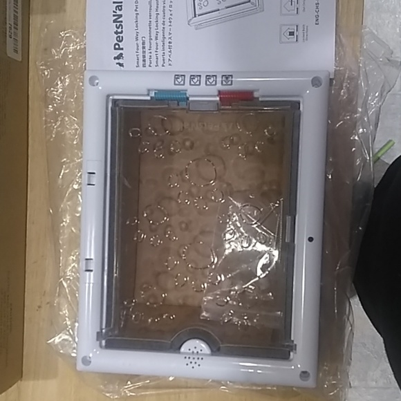 Doggie door and poopies bag set - Picture 4 of 6